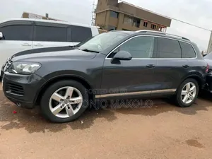 Volkswagen Touareg 2013 Gray