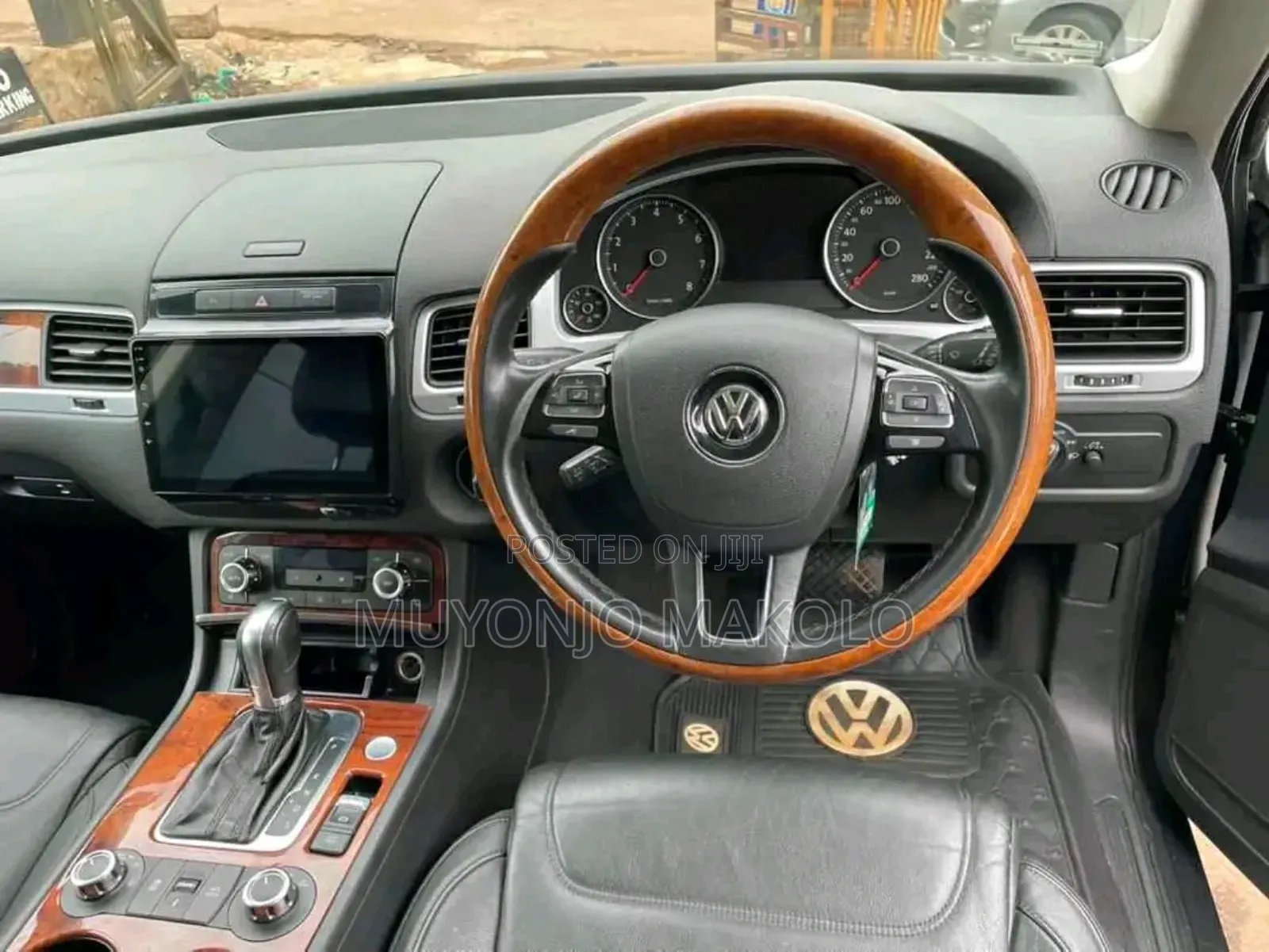 Volkswagen Touareg 2013 Gray