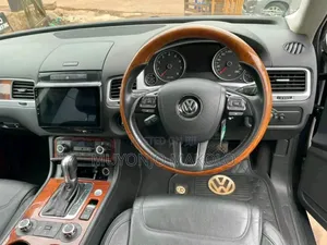 Volkswagen Touareg 2013 Gray
