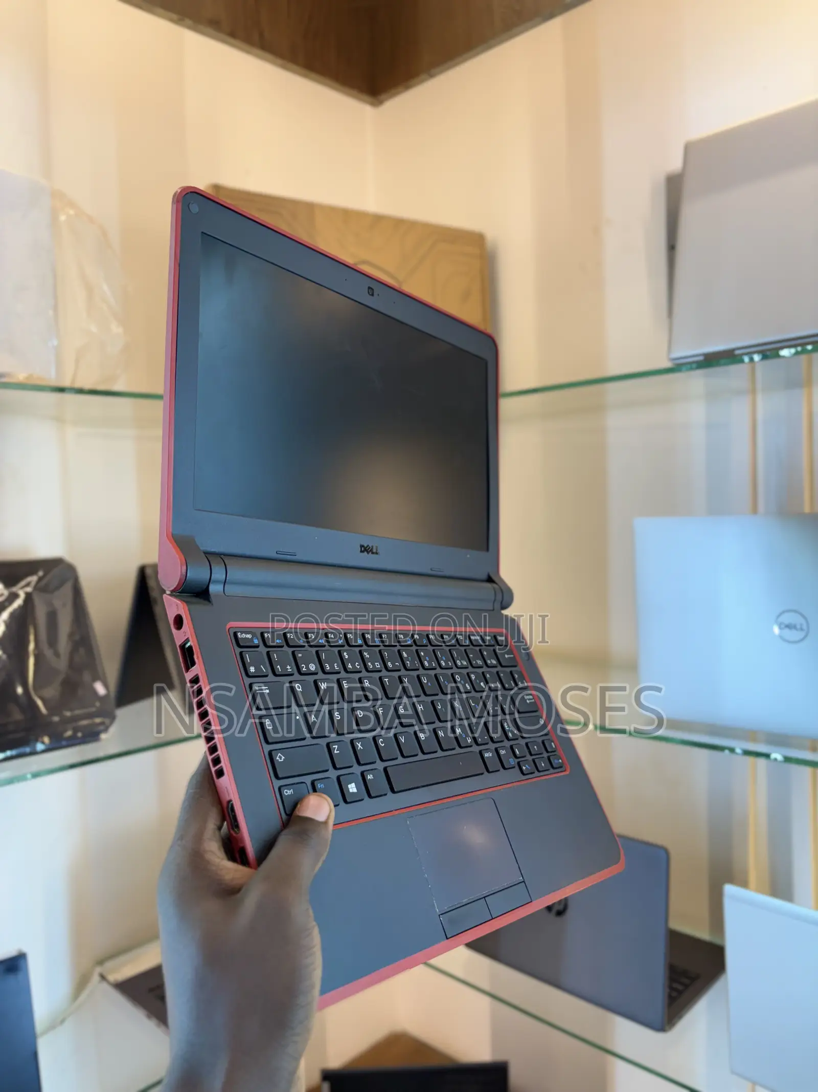 Laptop Dell Latitude 3350 8GB Intel Core i5 HDD+SSD 500GB