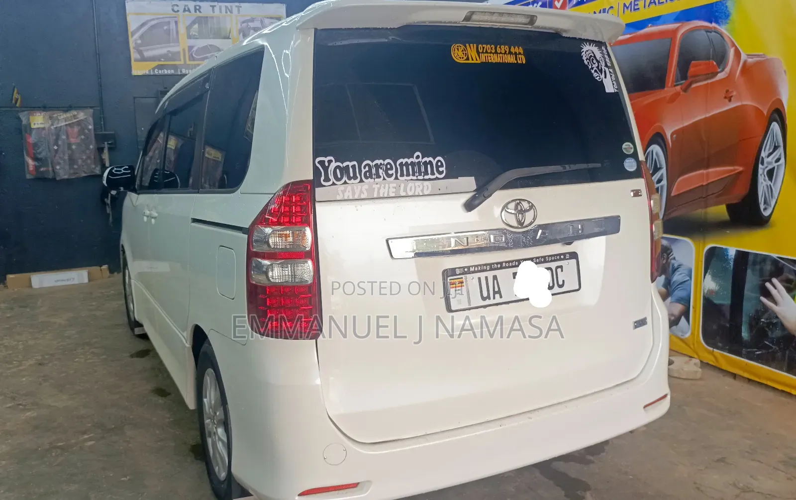Toyota Noah 2.0 143hp AWD (7 Seater) 2010 White