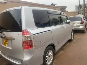 Toyota Noah 2009 White