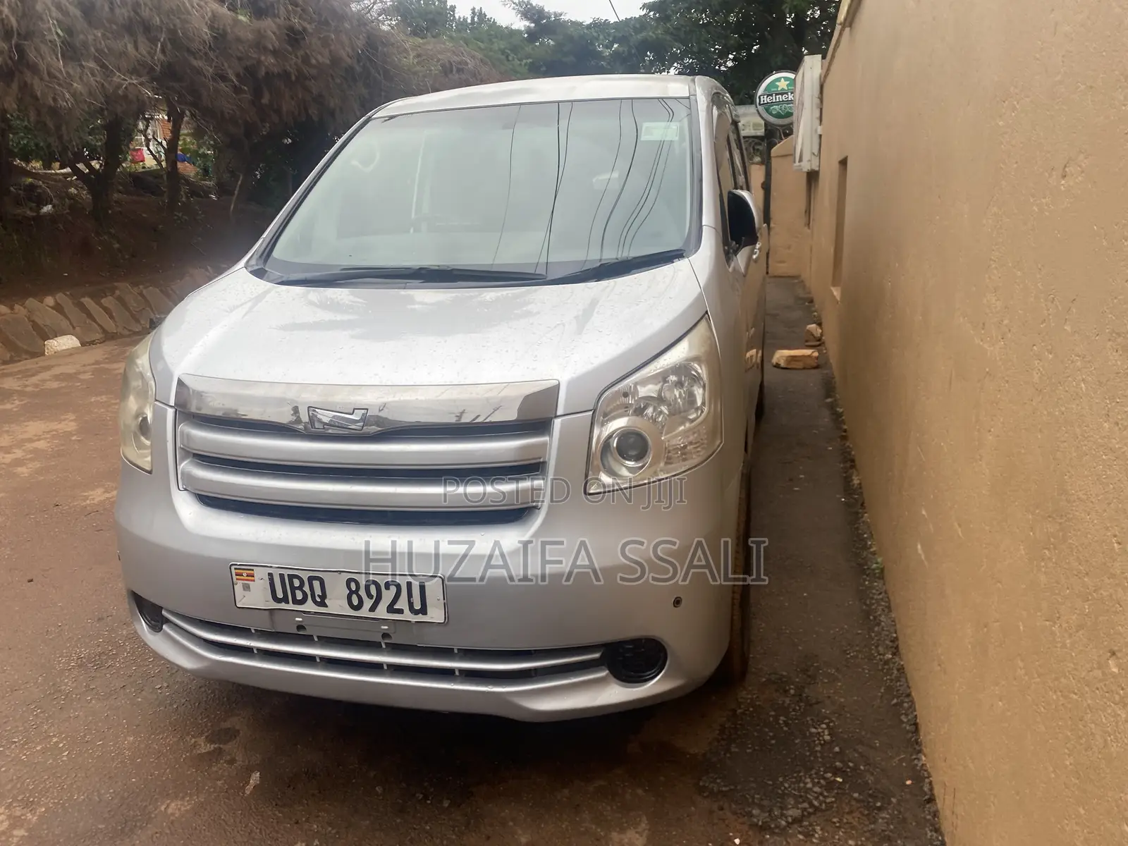 Toyota Noah 2009 White