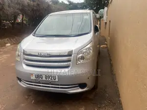 Toyota Noah 2009 White