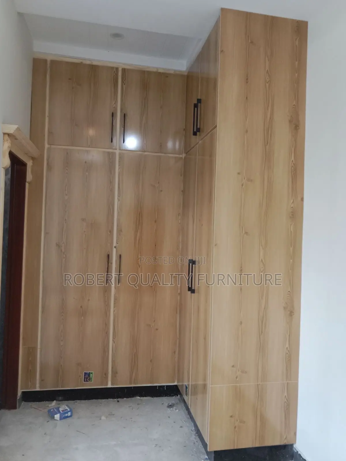 Wardrobe Maker for Apartment and Small House