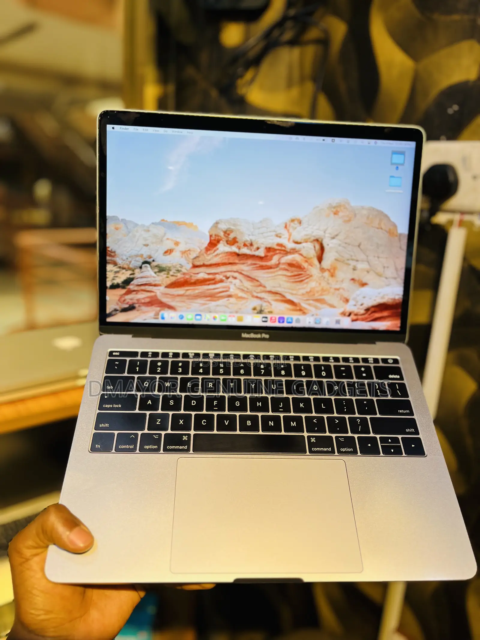 Laptop Apple MacBook Pro 2017 16GB Intel Core i7 SSD 256GB
