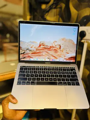 Laptop Apple MacBook Pro 2017 16GB Intel Core i7 SSD 256GB