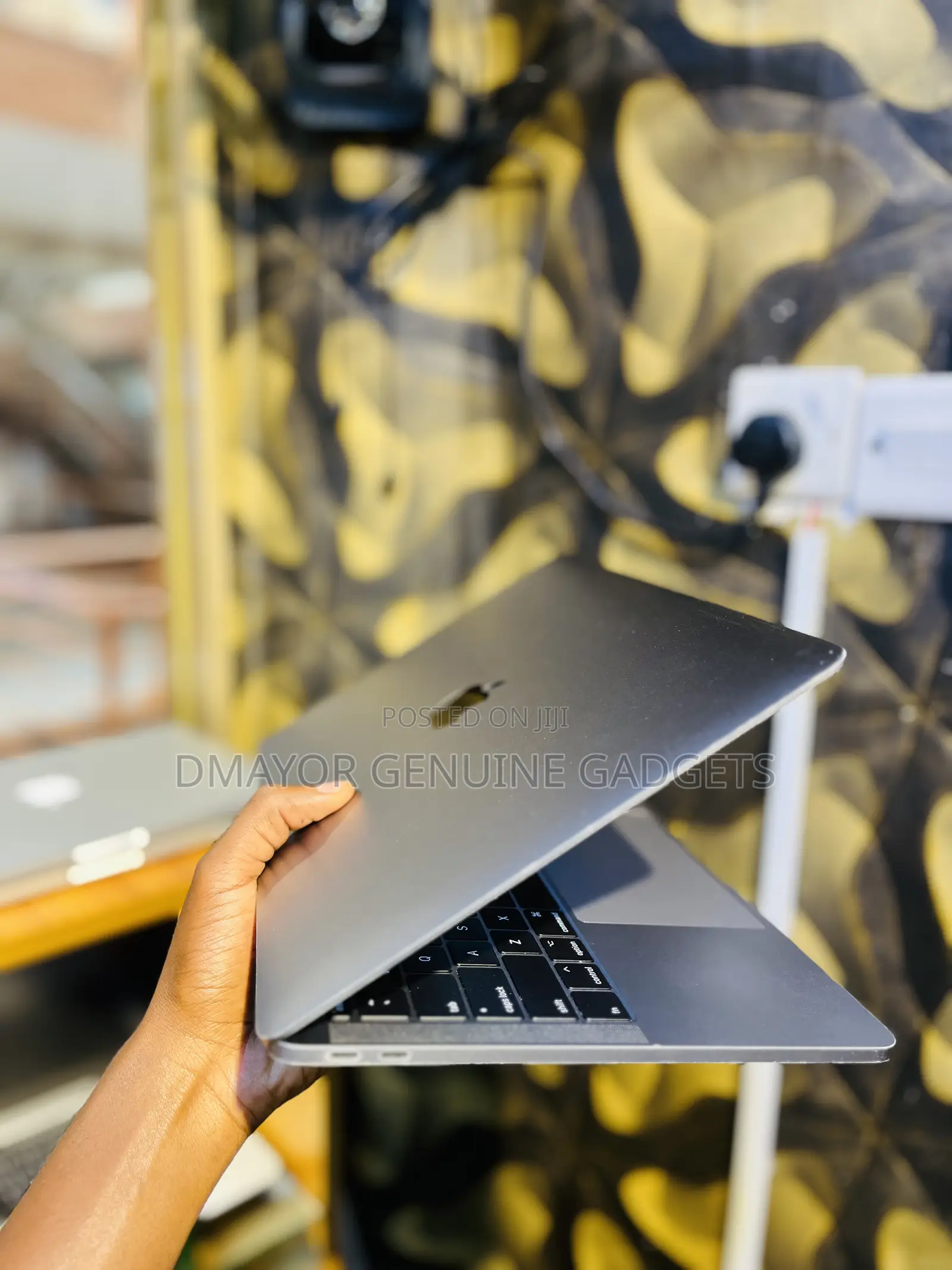 Laptop Apple MacBook Pro 2017 16GB Intel Core i7 SSD 256GB