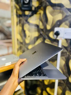 Laptop Apple MacBook Pro 2017 16GB Intel Core i7 SSD 256GB