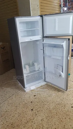 270litrs Hisense Fridge With Dispenser Rd27