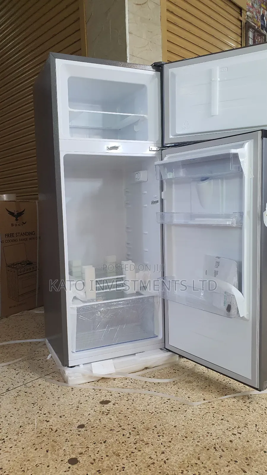 270litrs Hisense Fridge With Dispenser Rd27