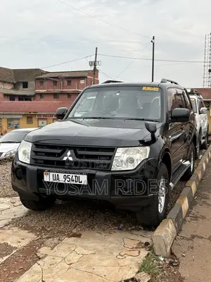 Mitsubishi Pajero 3.0 2010 Black