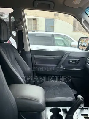Mitsubishi Pajero 3.0 2010 Black