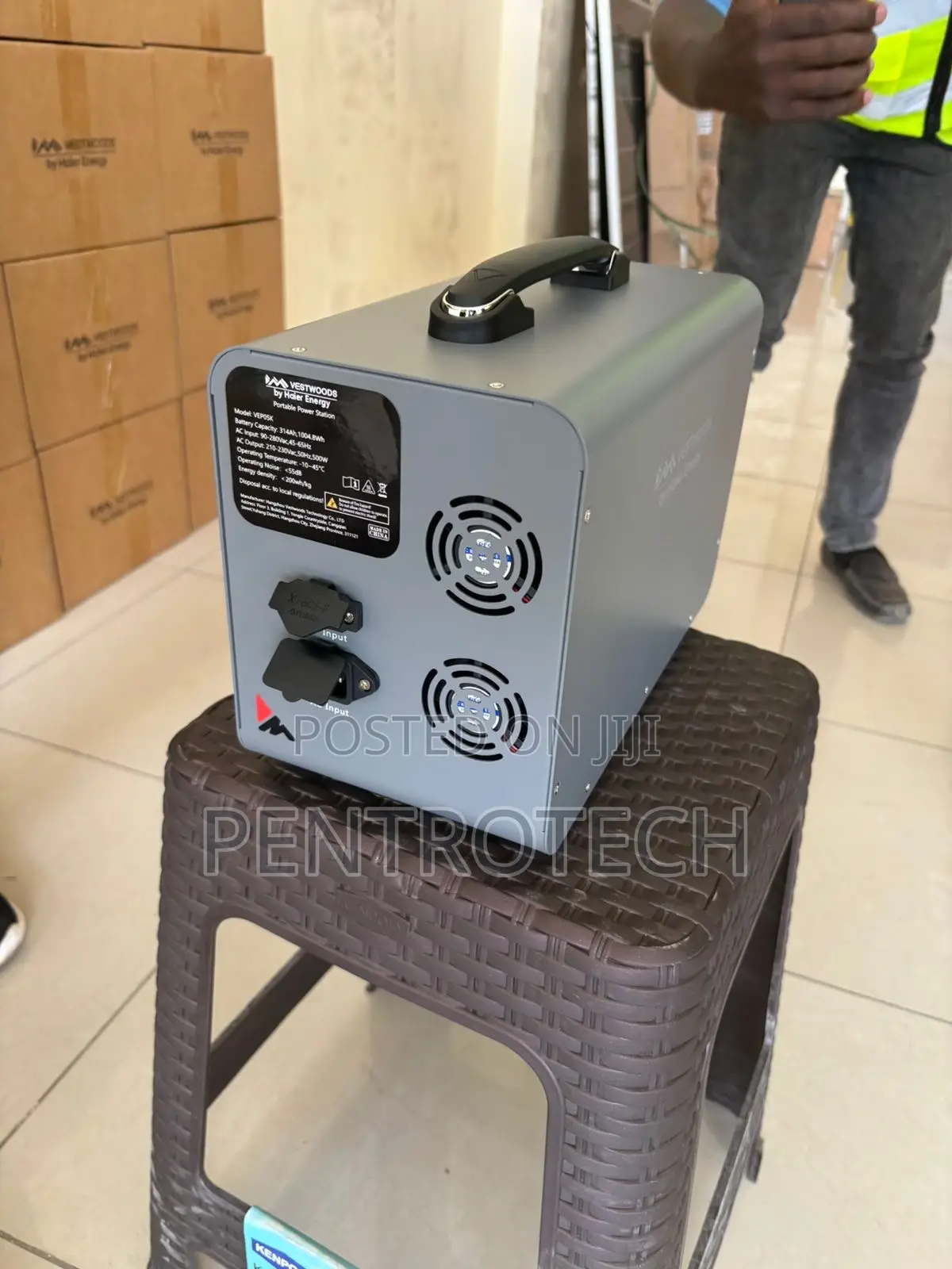 1kwh Vestwoods 1kwh All in One Portable Power Bank 500w Output.