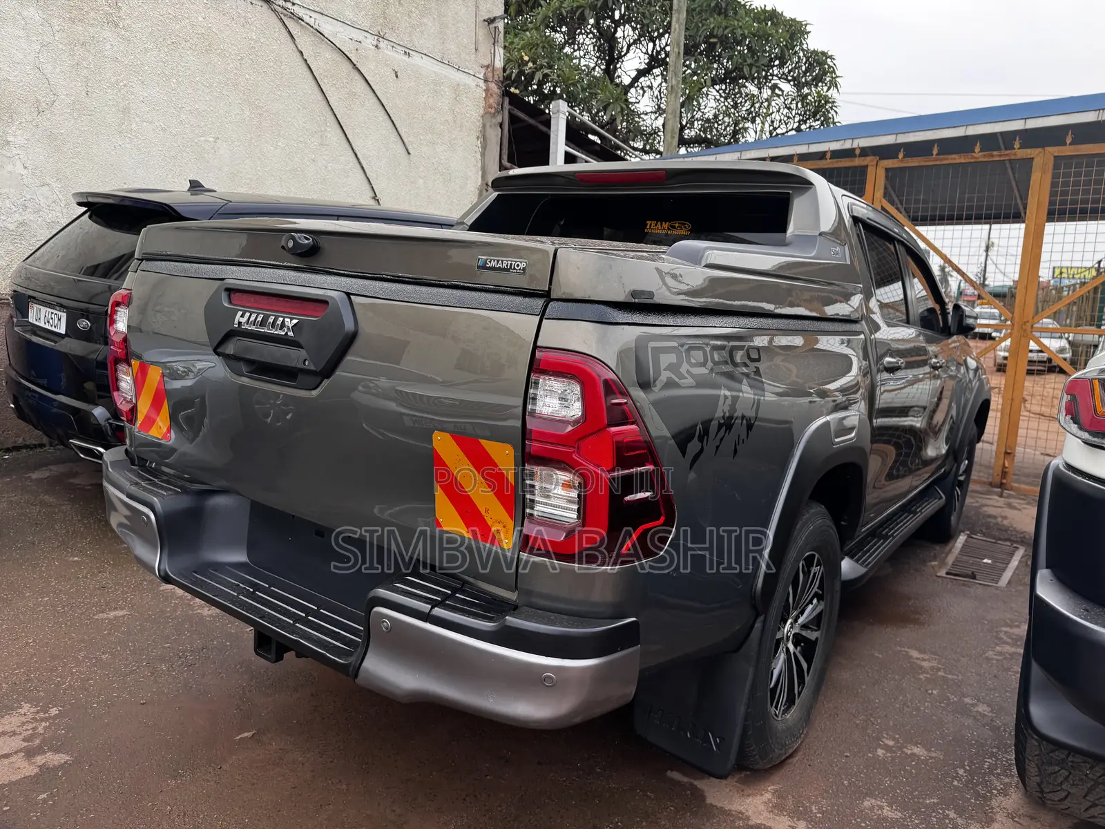 Toyota Hilux 2020 Gray