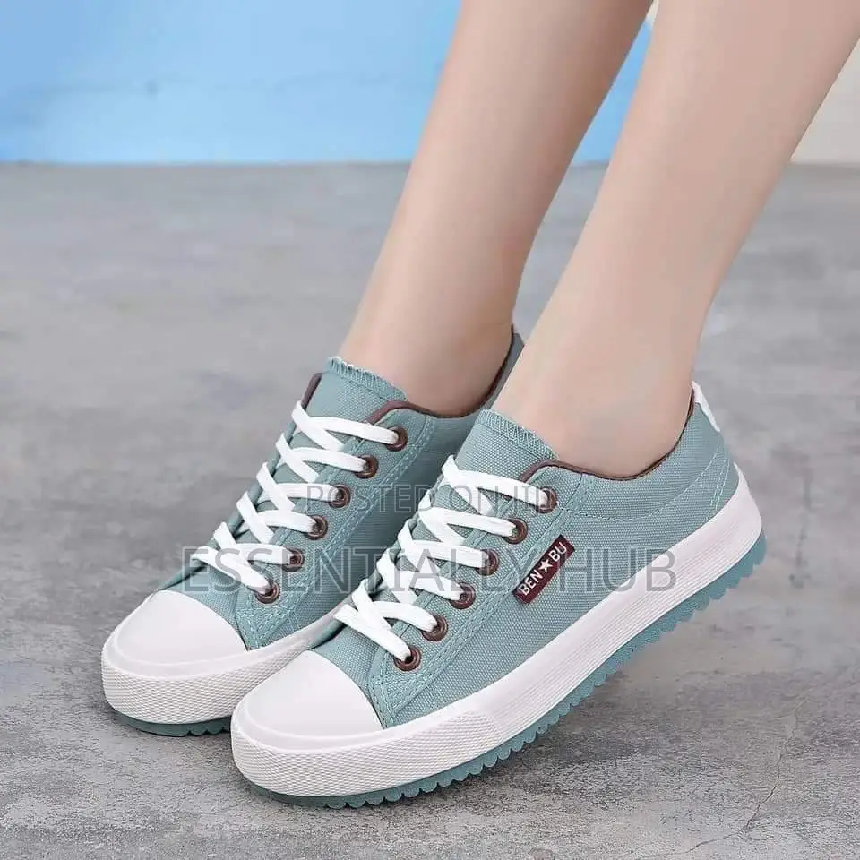 Classic Women’S Sneakers