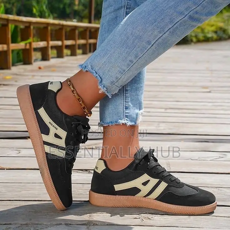 Classic Women’S Sneakers