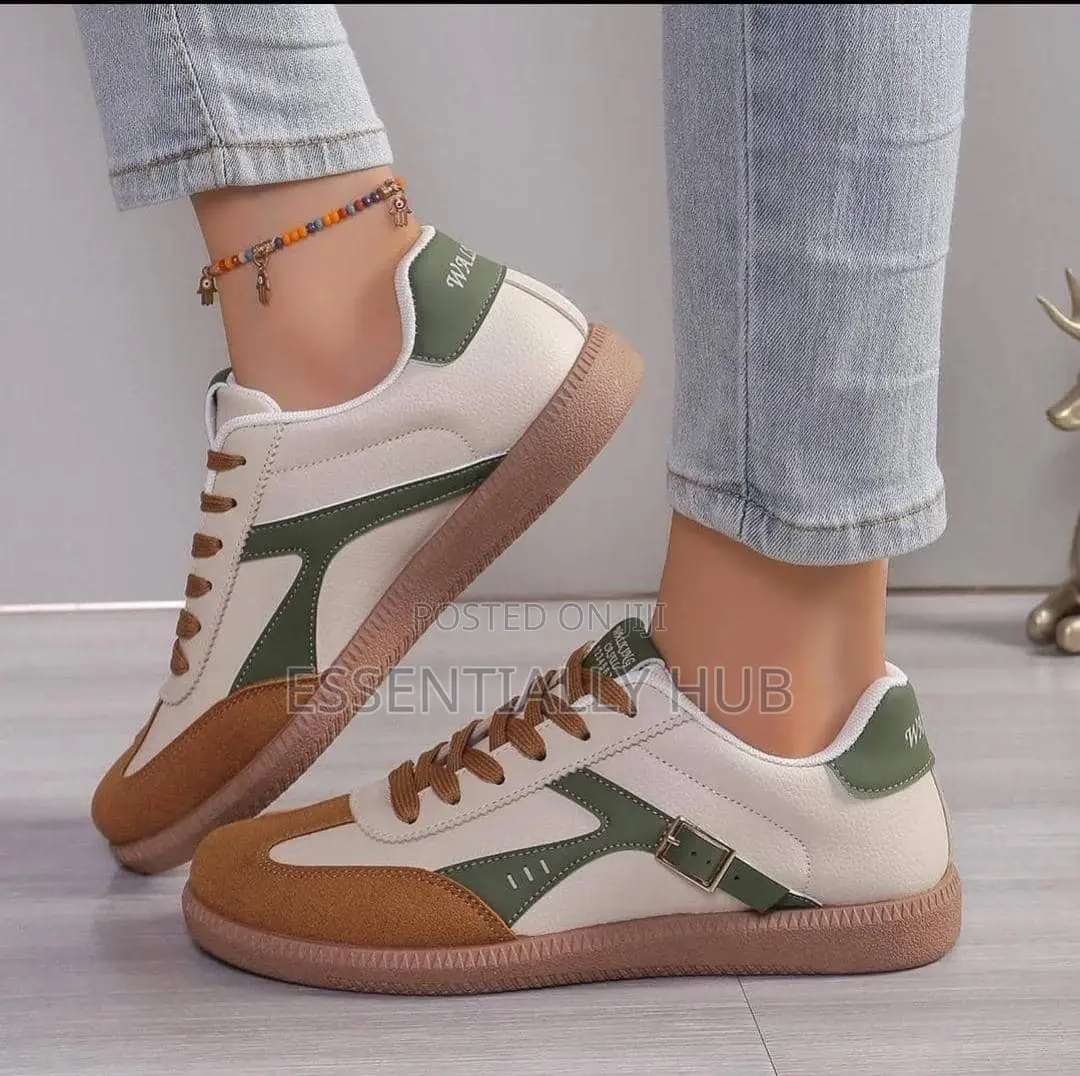 Classic Women’S Sneakers