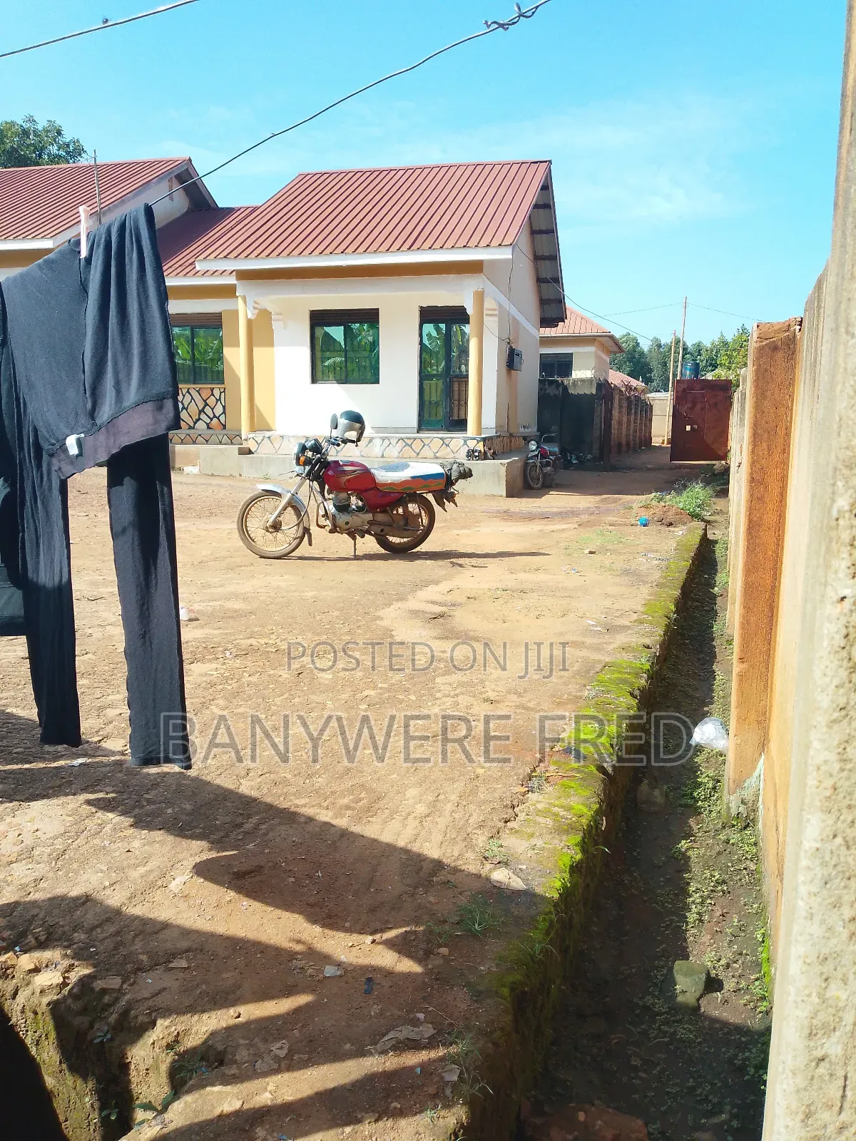 Mini Flat in Kira for sale