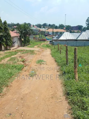 Plot Sale at 90m Ugx 100by100fts in Manyangwa