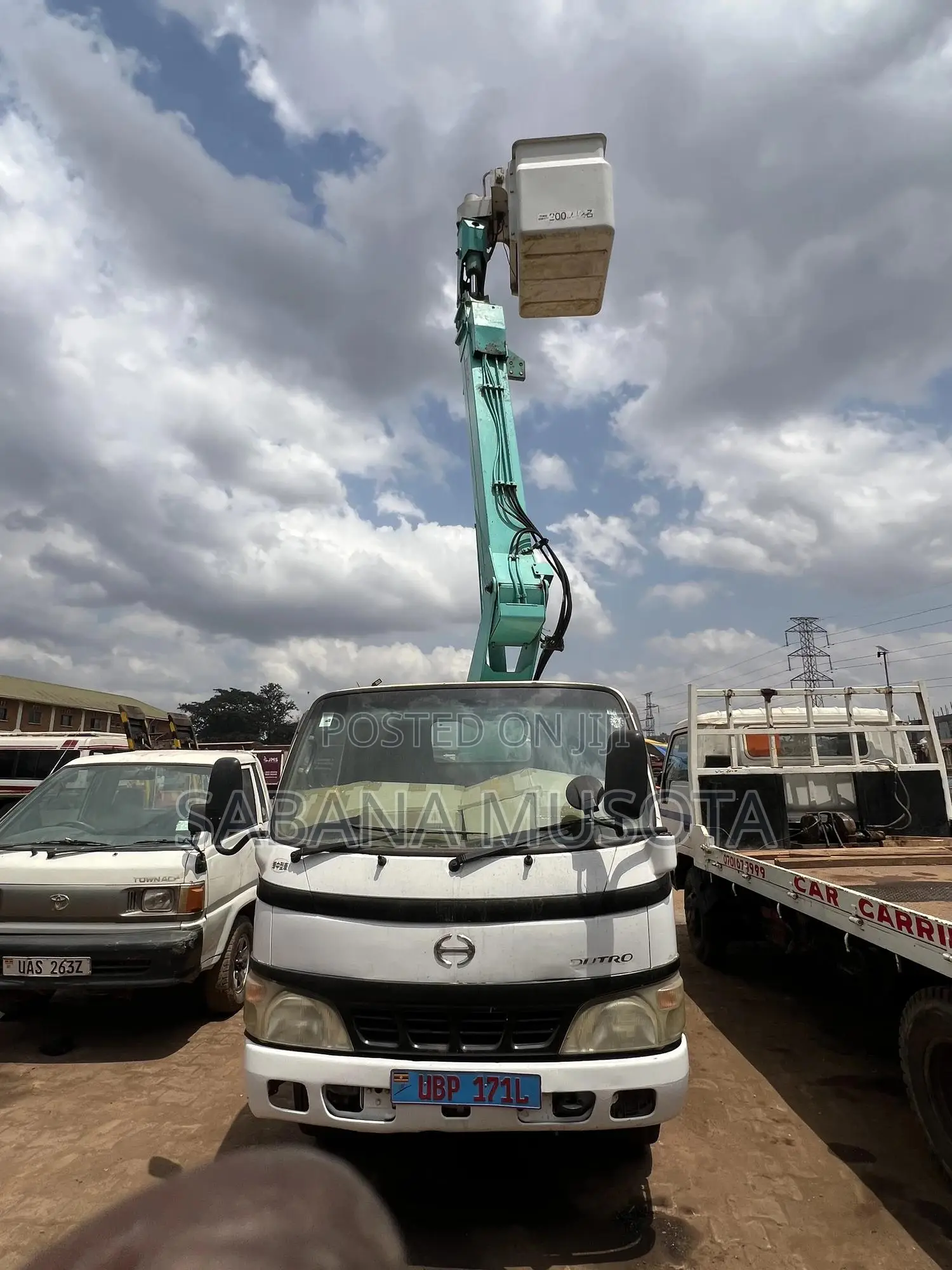 Ariel Burcket Truck for Hire