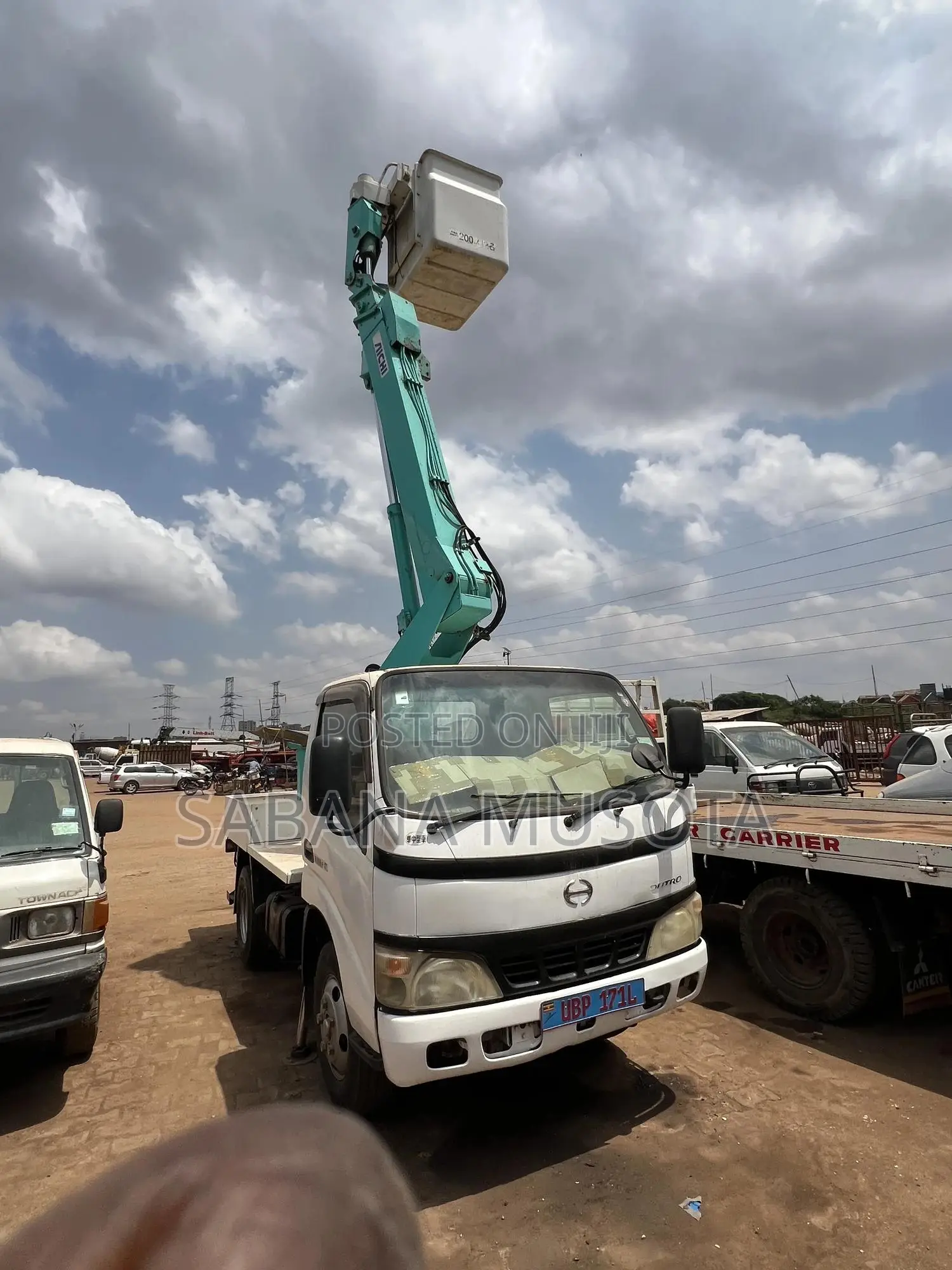 Ariel Burcket Truck for Hire