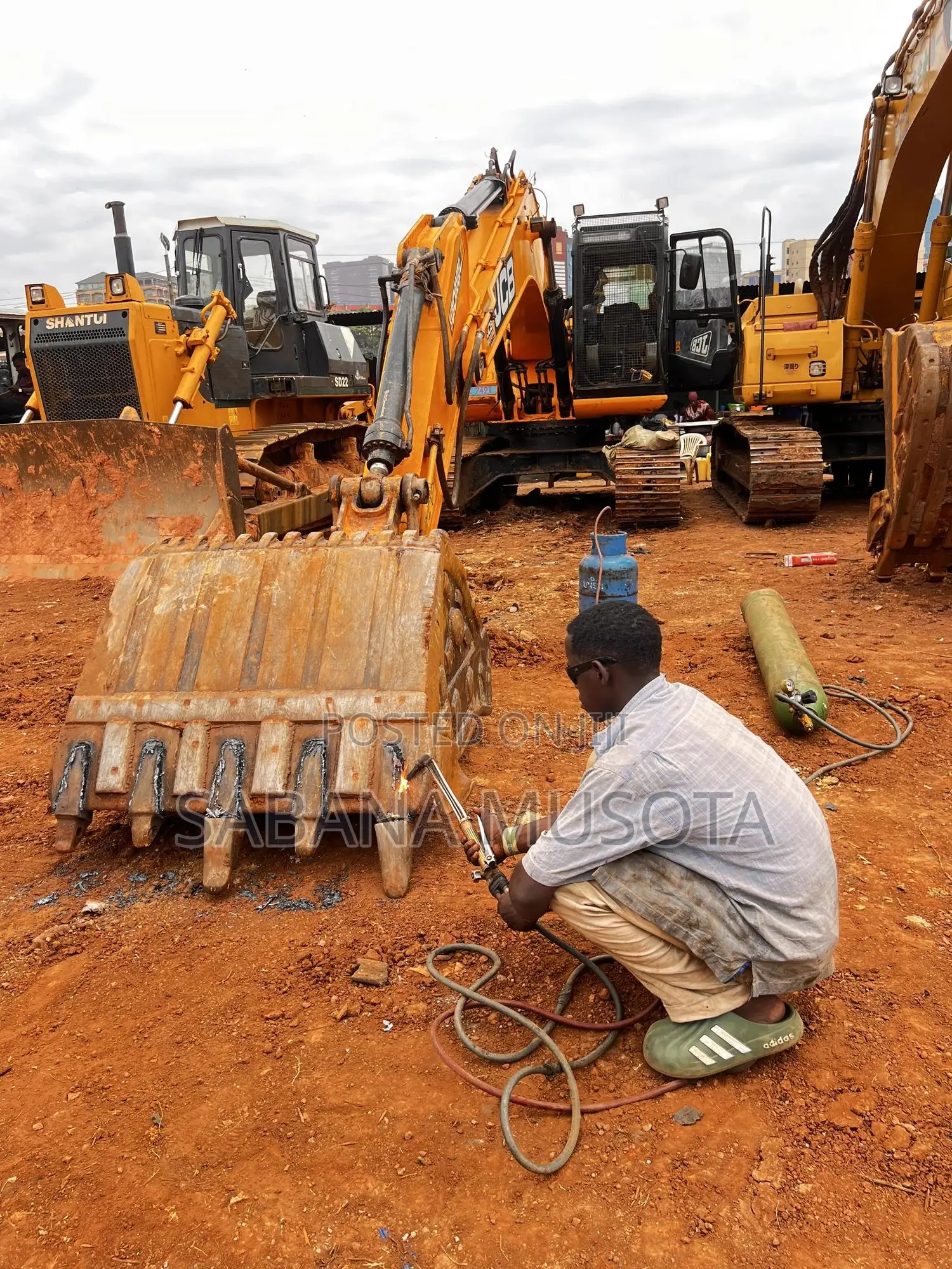 Excavtors For Hire& Sell