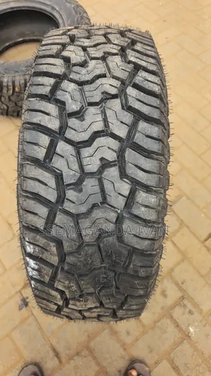 265/65r17 Made in Japan Original Geolander Yokohama Brand New