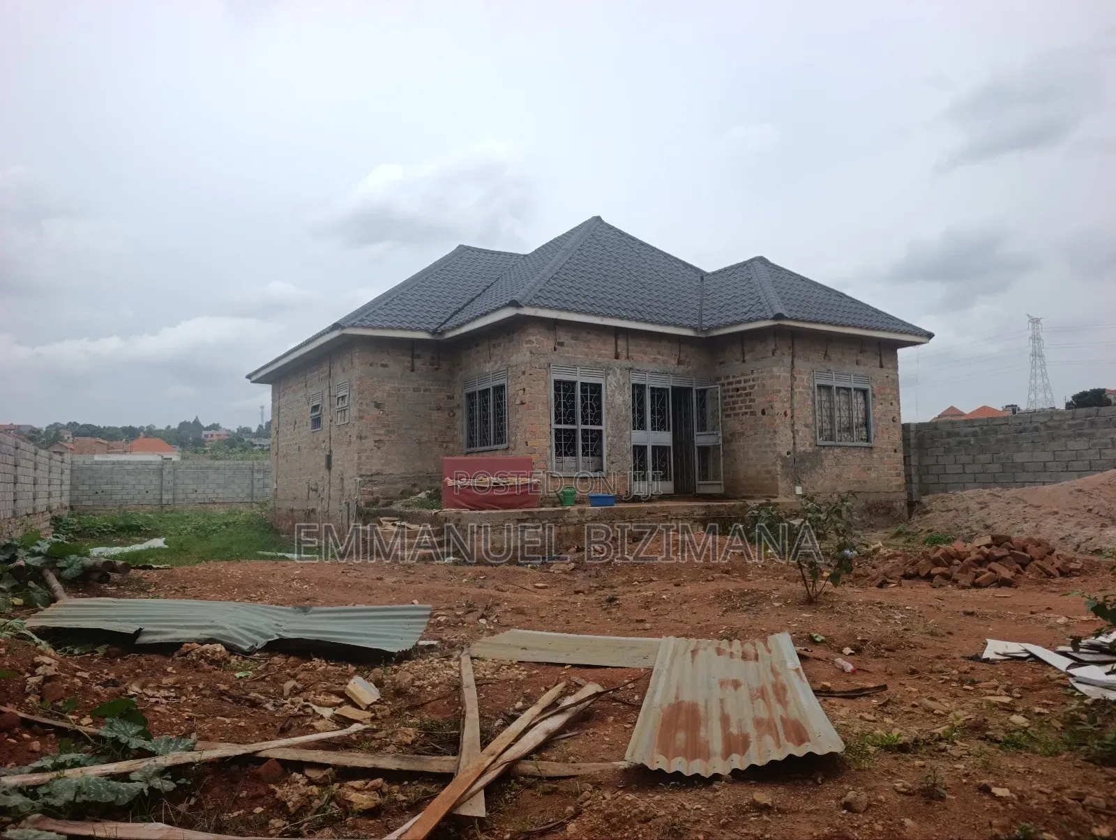 4bdrm House in Wemac, Central Division for sale