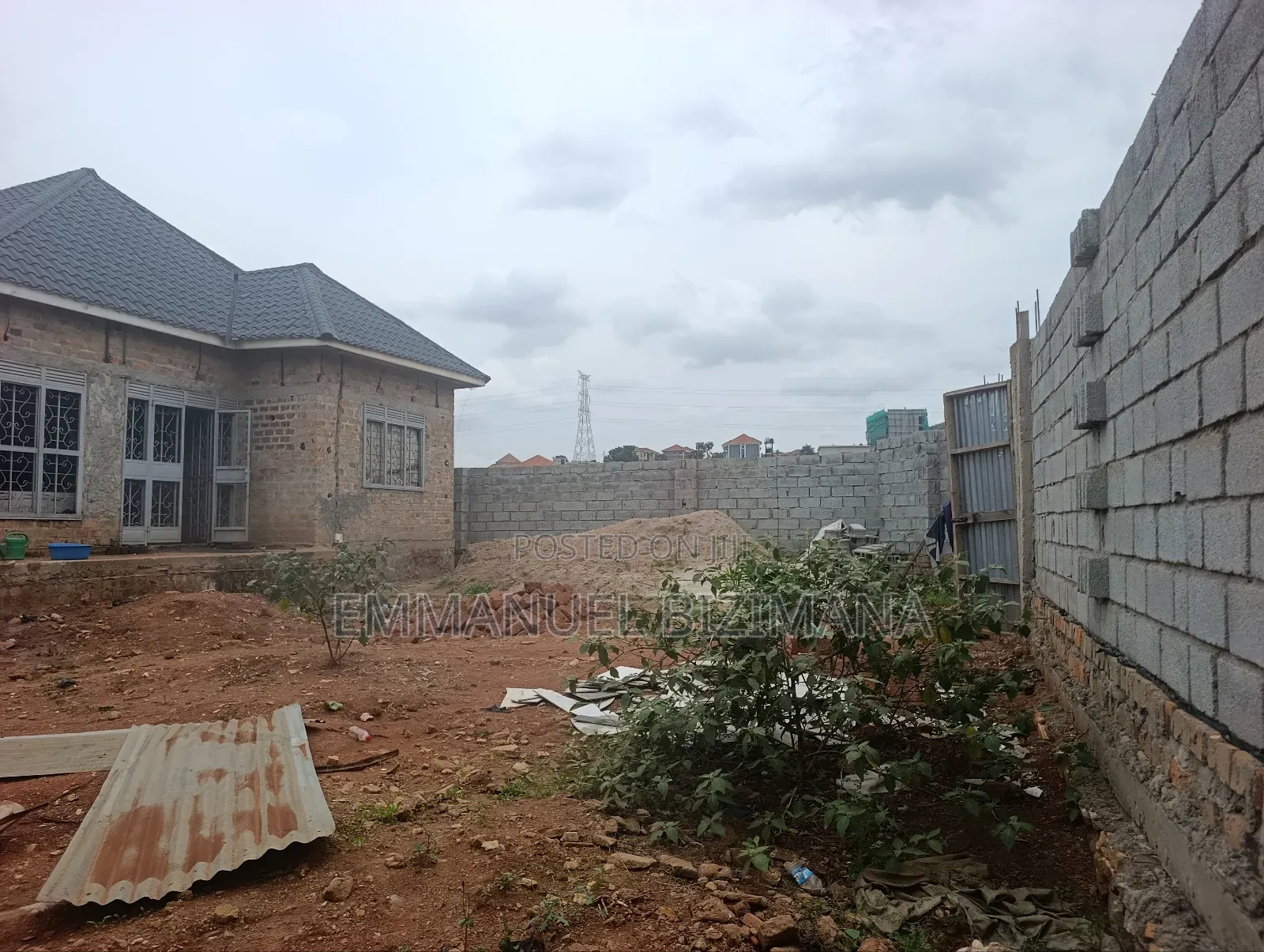 4bdrm House in Wemac, Central Division for sale
