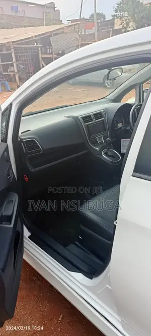 Subaru Trezia 2011 White