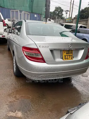 Mercedes-Benz C200 2011 Silver