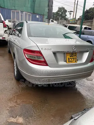 Mercedes-Benz C200 2011 Silver