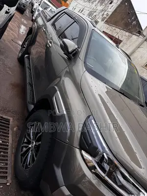 Toyota Hilux 2020 Gray