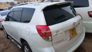 Toyota Vanguard 2008 White