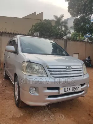 Toyota Noah 2.0 AWD (8 Seater) 2005 Silver