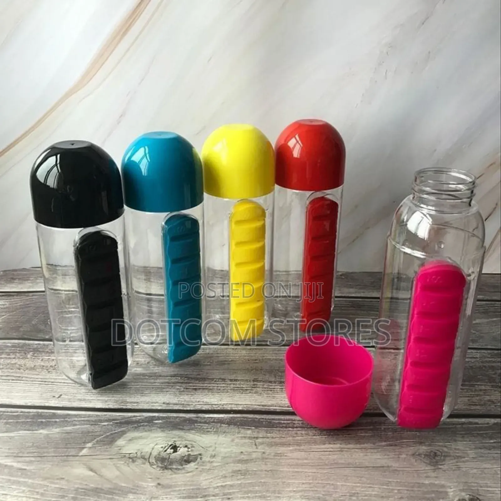 2-in-1 Daily Pill Organizer And Water Bottle