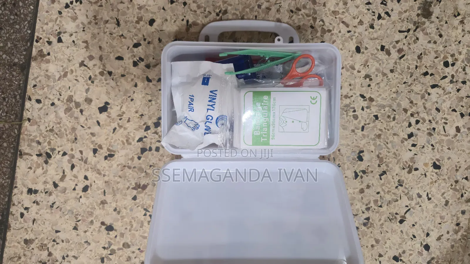 All Car First Aid Kit/Trousse De Secours Brand New
