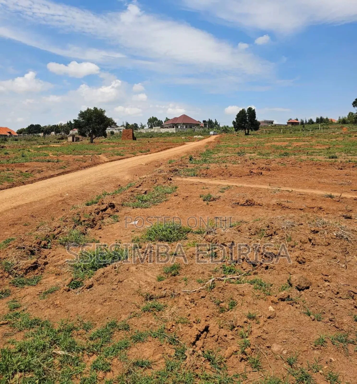 50*100ft Plots in Entebbe Kawuku v Estate