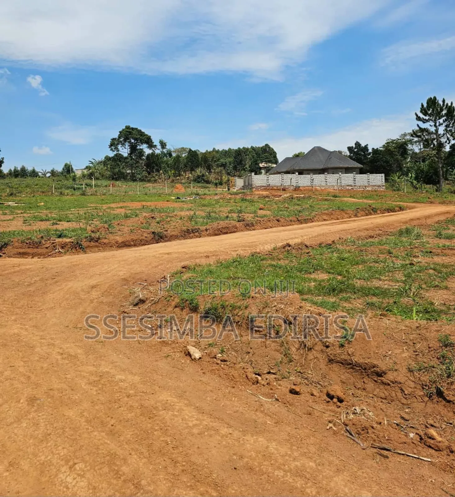 50*100ft Plots in Entebbe Kawuku v Estate