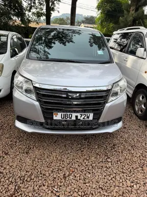 Toyota Noah 2016 Silver