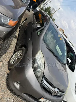 Toyota ISIS 1.8 Platana 2WD 2011 Gray