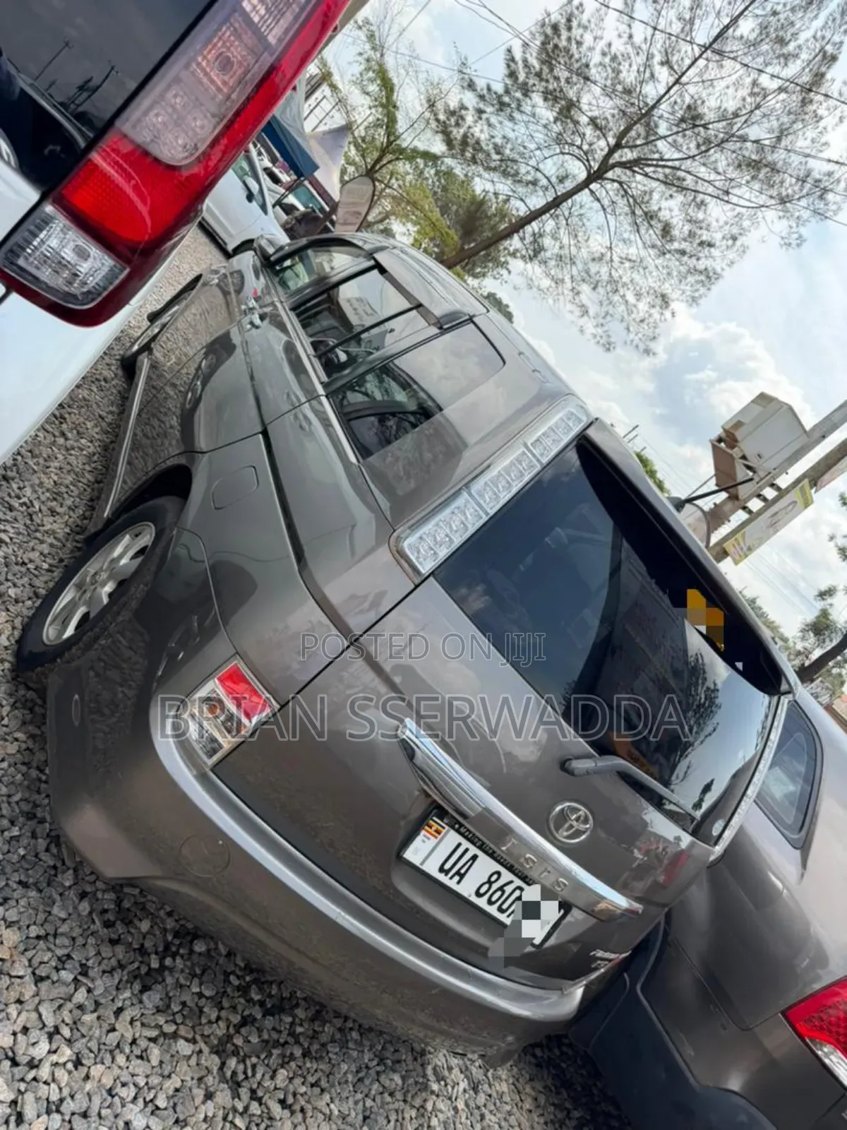Toyota ISIS 1.8 Platana 2WD 2011 Gray