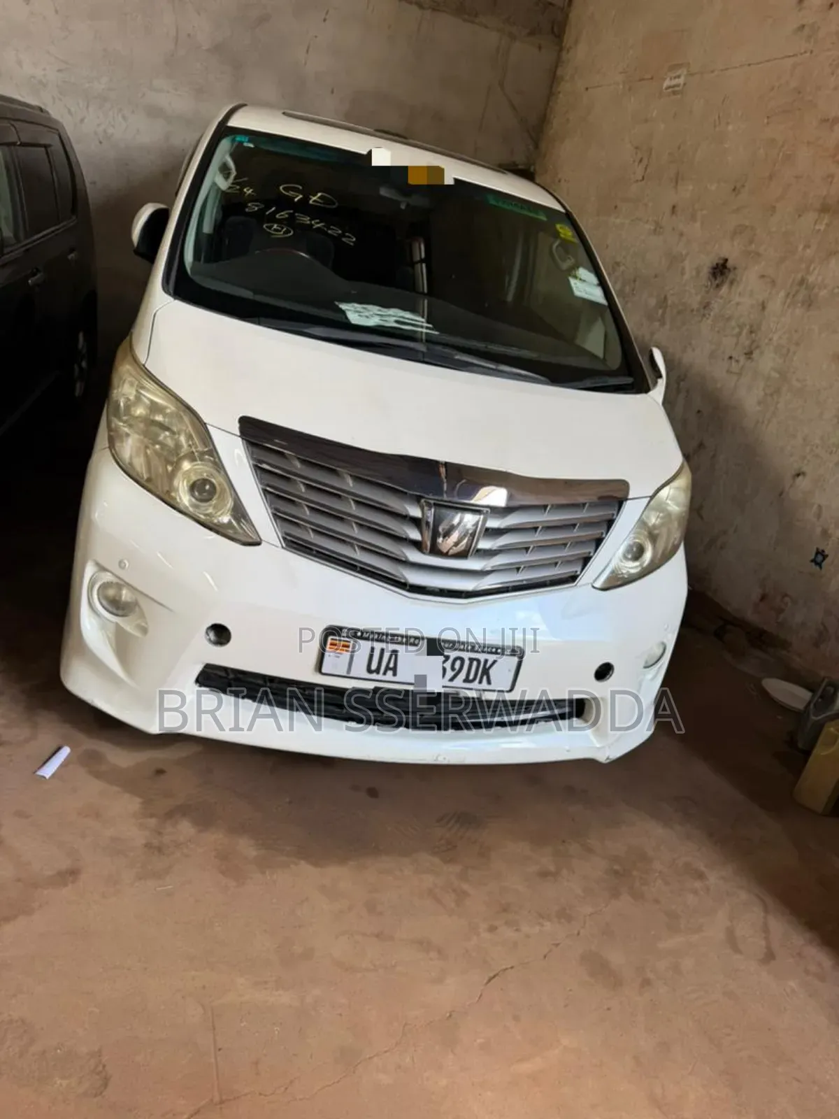 Toyota Alphard 2.4 Petrol FWD 2011 White