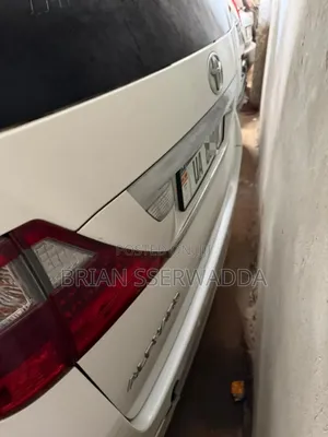 Toyota Alphard 2.4 Petrol FWD 2011 White