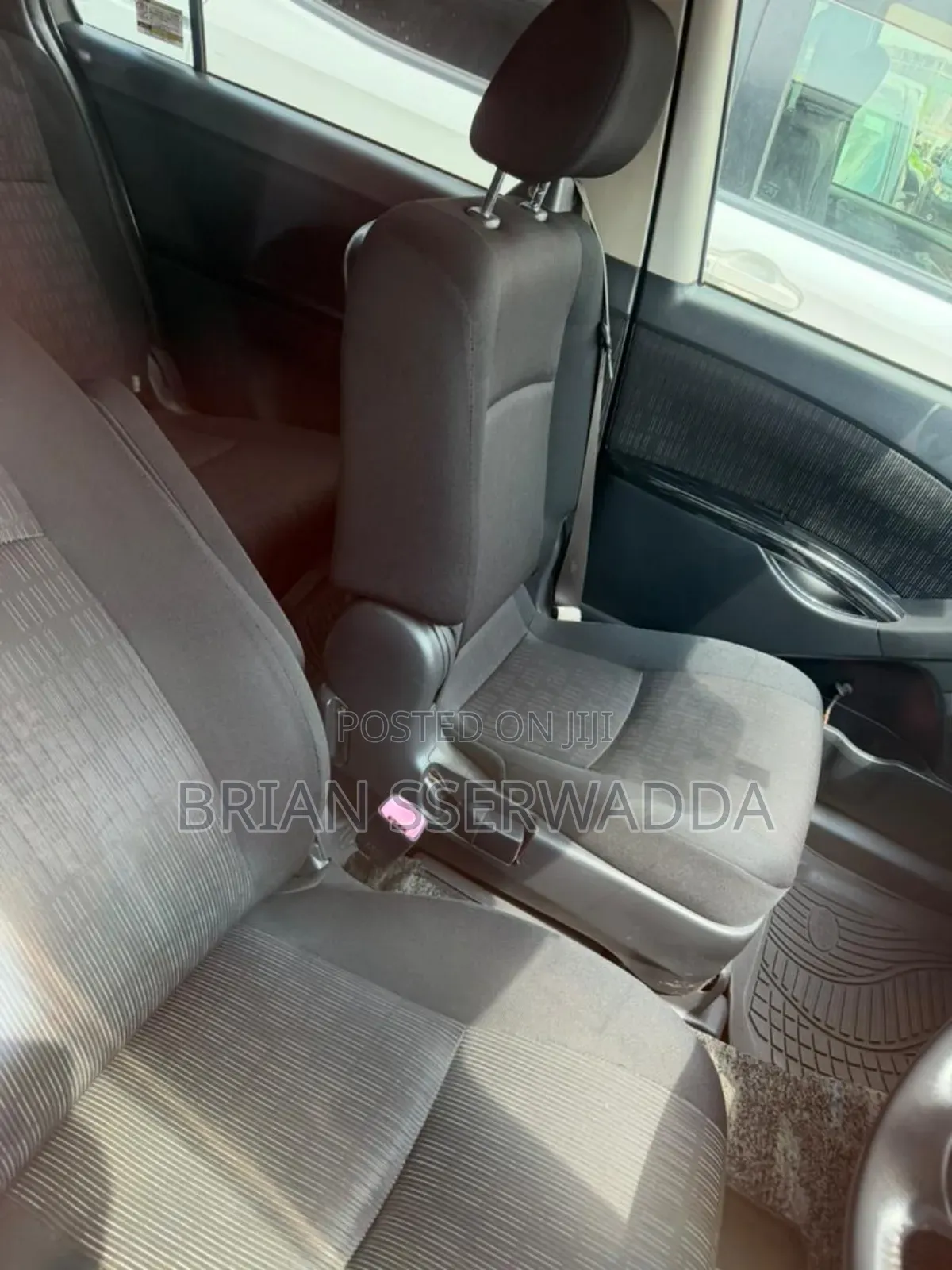 Toyota Alphard 2.4 Petrol FWD 2011 White