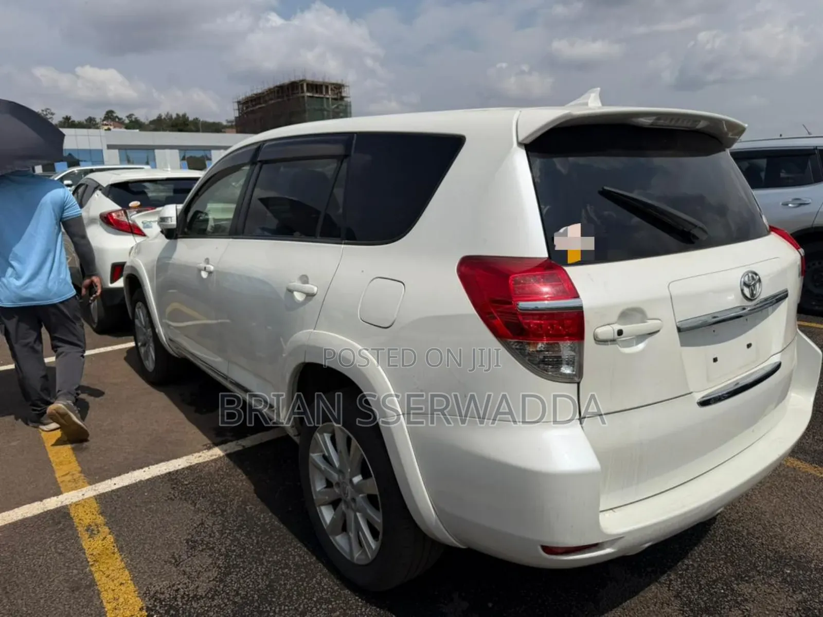 Toyota Vanguard 2011 White