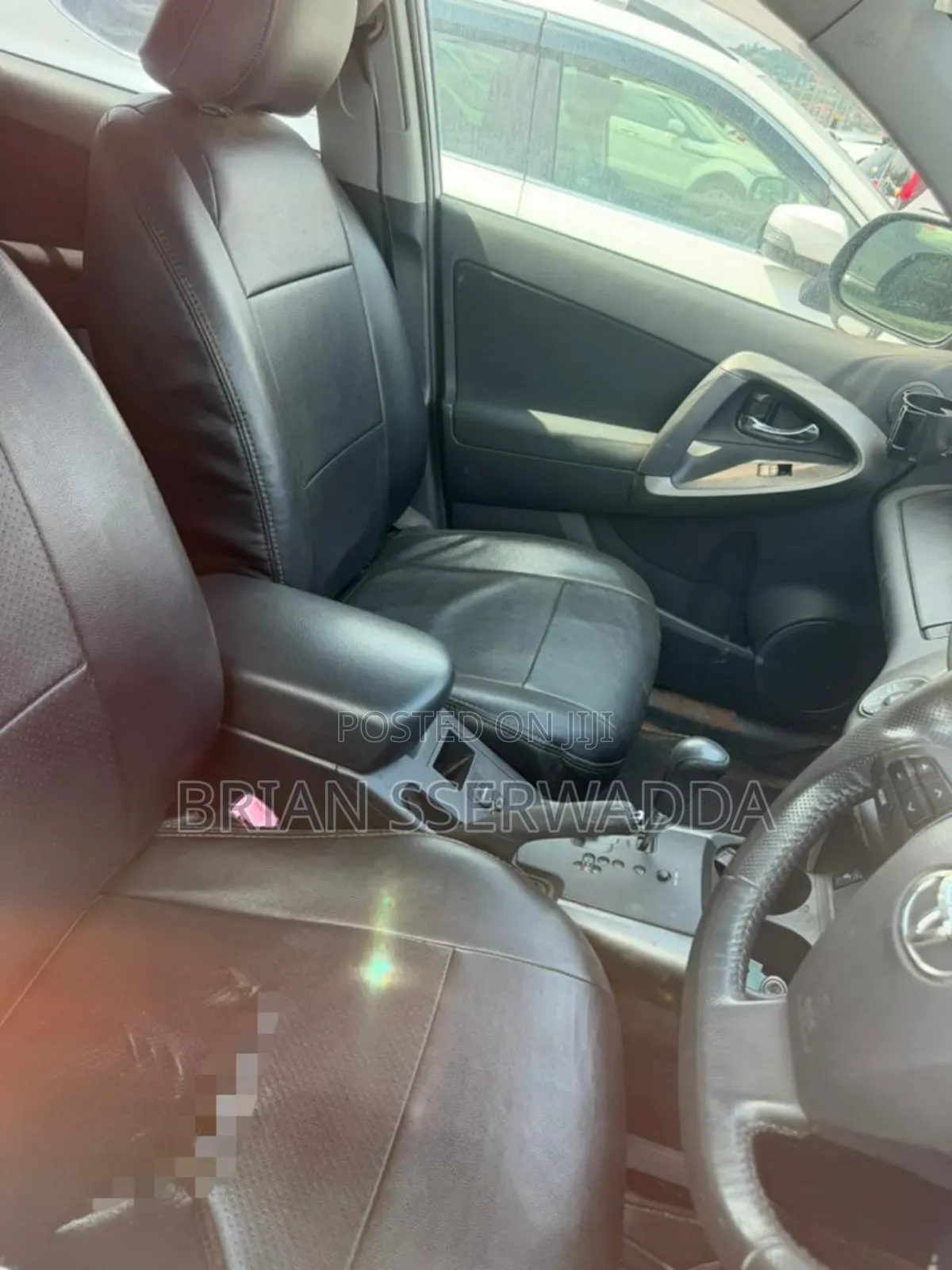 Toyota Vanguard 2011 White