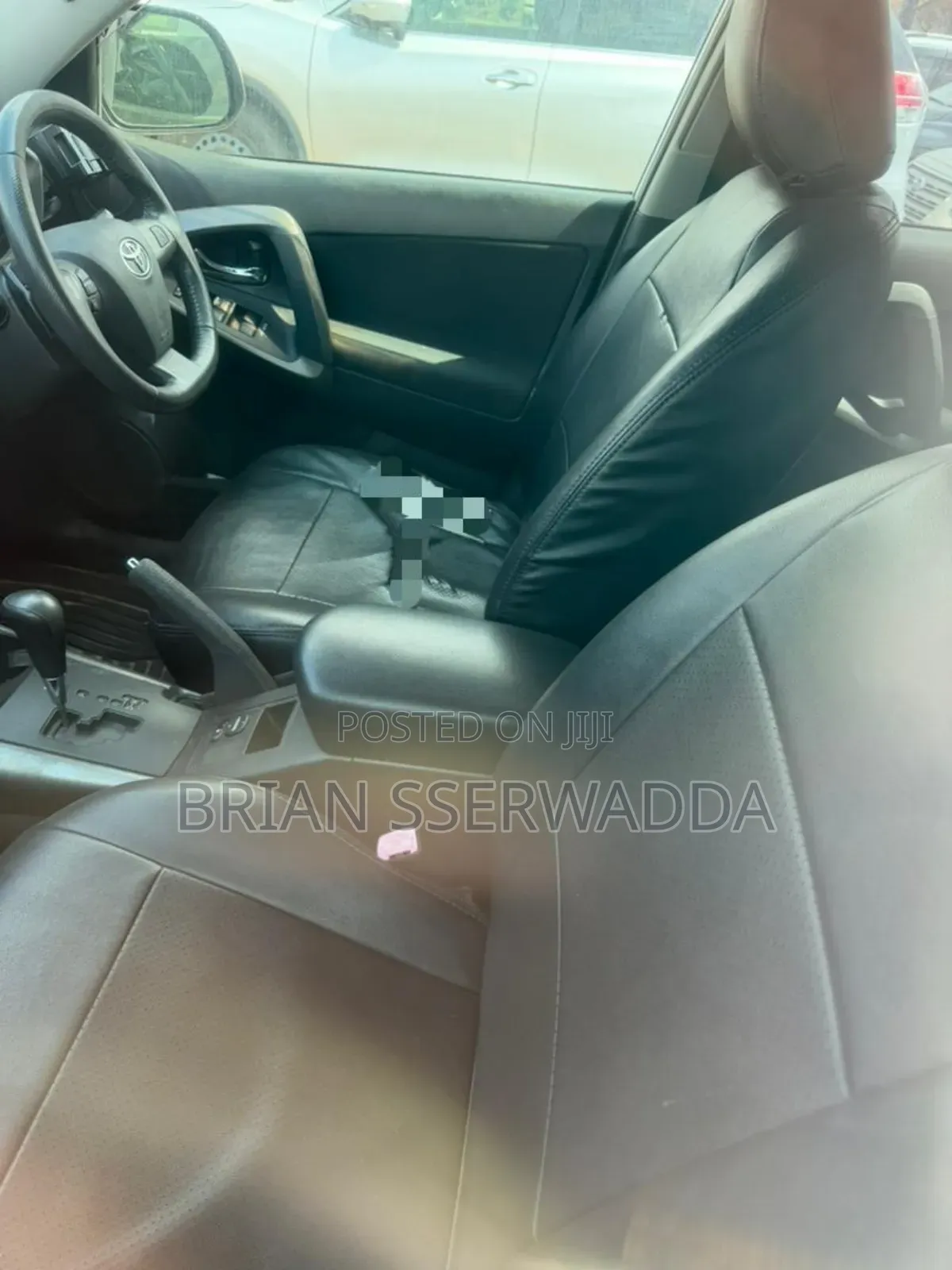 Toyota Vanguard 2011 White