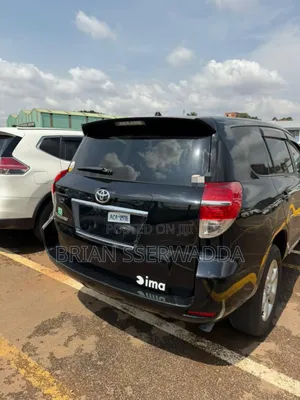 Toyota Vanguard 2011 Black
